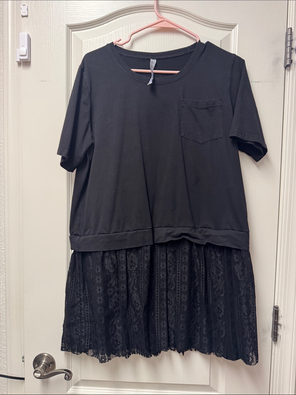 Women's Black Short Sleeve Lace-Hem Casual Dress